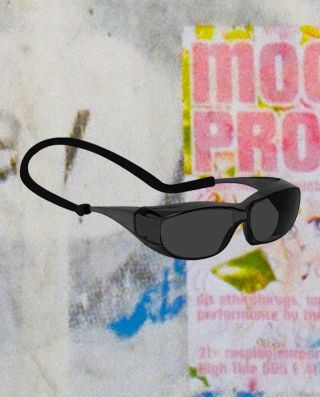 2025 Yeezy SG-02 Sunglasses Size: UNI Condition: 10/10 Price: 65€ •Buy online at www.flace.sk (Link in Bio)